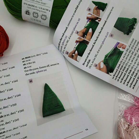 Christmas Cats Crochet Kit Holiday Animal Plush Gnome Hats Acrylic Yarn Medium - Picture 16 of 16